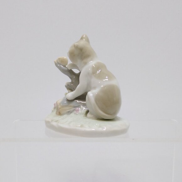 Porcelain Cat Climbing Tree Figurine 1970s Vintage RARE Hard To Find Collectible - Picture 2 of 6